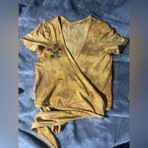 Purusha People Divine Connection Short sleeved Wrap with violet flowers